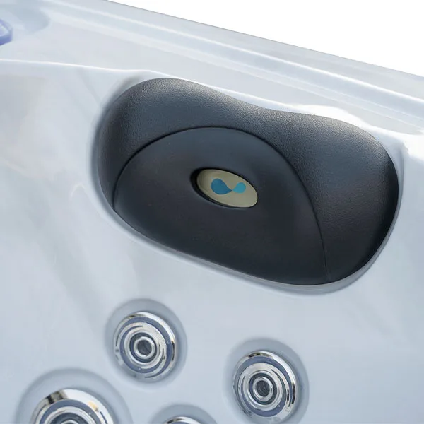 3 Person Outdoor Whirlpool Tub L301