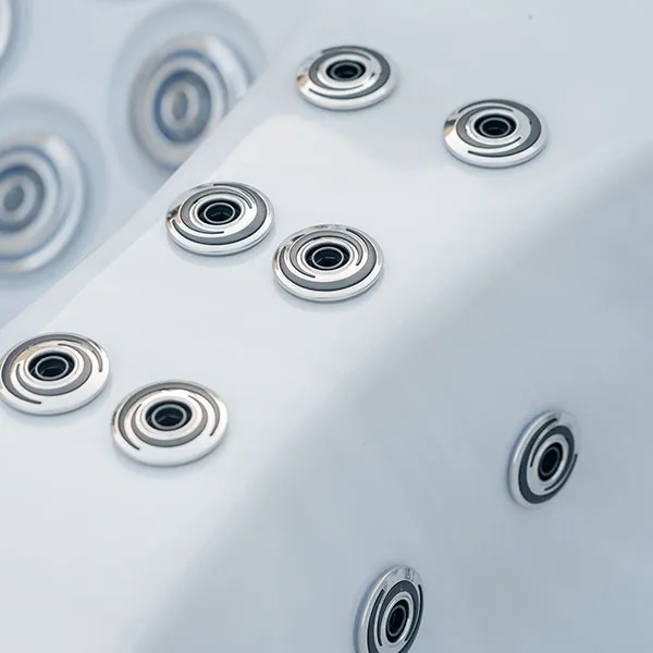 3 Person Outdoor Whirlpool Tub L301